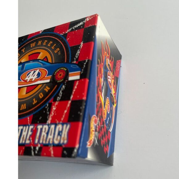 Hot Wheels Racing #44 Burning Up The Track Collectible Pin-Boxed Limited Mattel - Picture 7 of 7